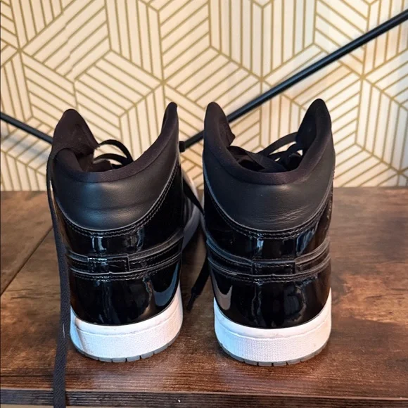 Nike Jordan 1s Space Jams - Picture 4 of 4